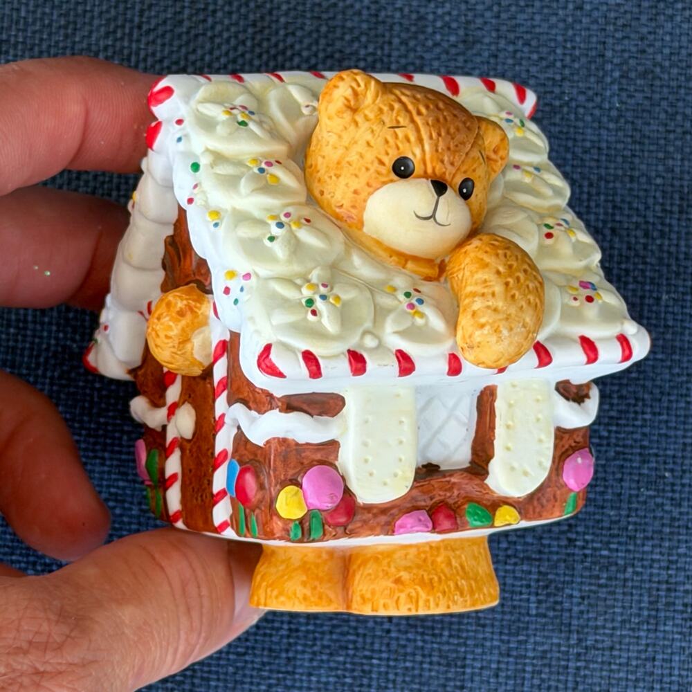 Enesco Lucy & Me Christmas Gingerbread House Vtg 1990s Ceramic Lucy Riggs